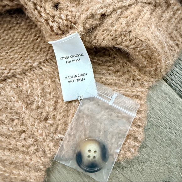 NWOT Camellia Boutique Brand Scallop Edge Tan Peplum Cardigan Sweater Top - Picture 9 of 11